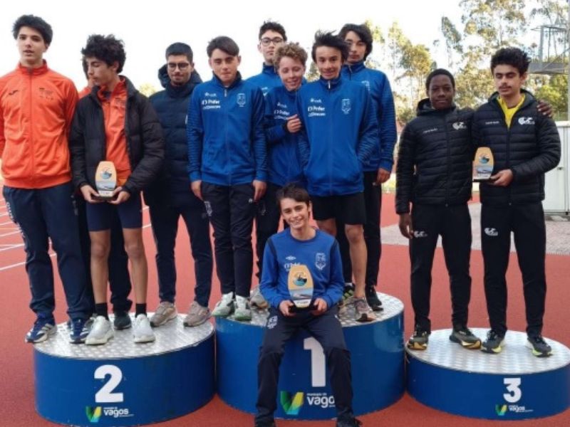 Equipa masculina do GRECAS campeã da fase distrital do Atleta Completo