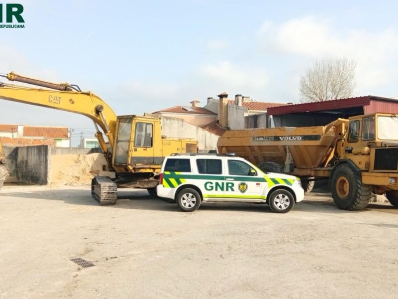 Areeiro desobedece à suspensão de trabalhos de extração de areias em Vagos e acaba constituído arguido